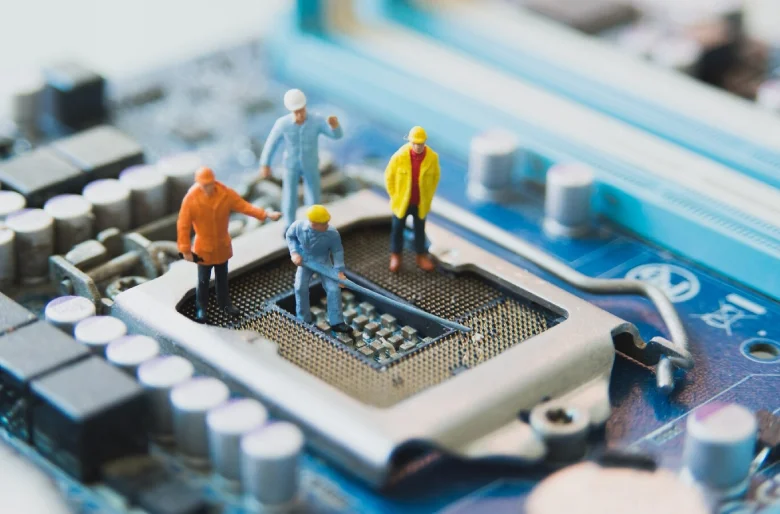 How to Start a Computer Repair Services Business in 2025 9 | Augmented Reality | MashMagazine